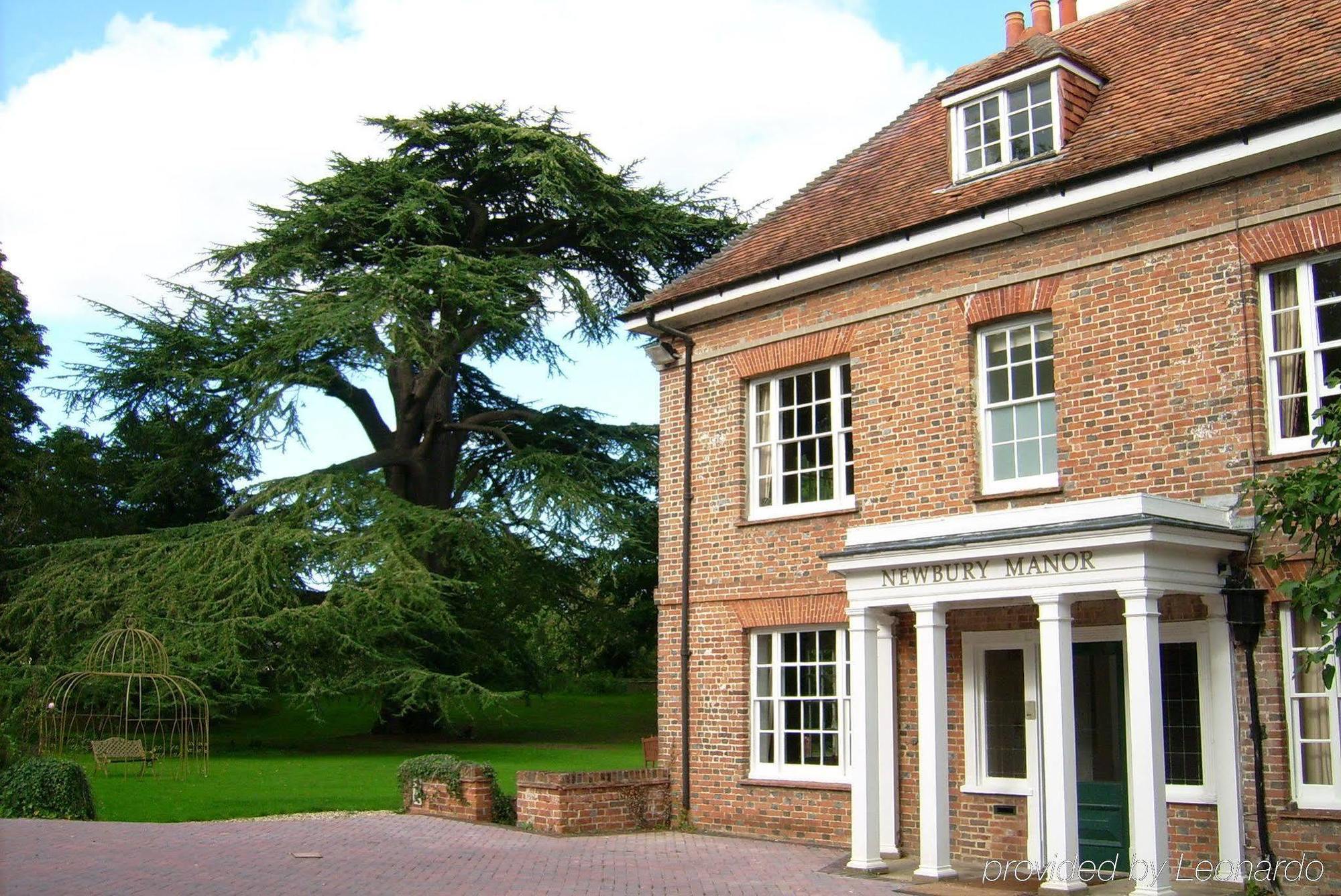 Newbury Manor Guest House Exterior photo