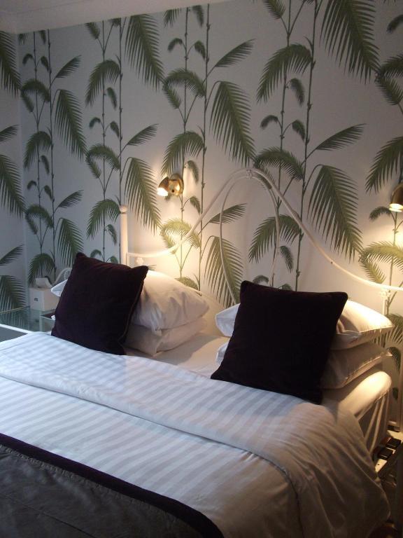 Newbury Manor Guest House Room photo