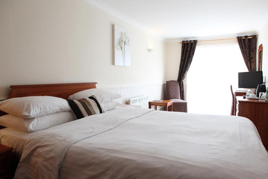 Newbury Manor Guest House Room photo