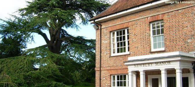 Newbury Manor Guest House Exterior photo